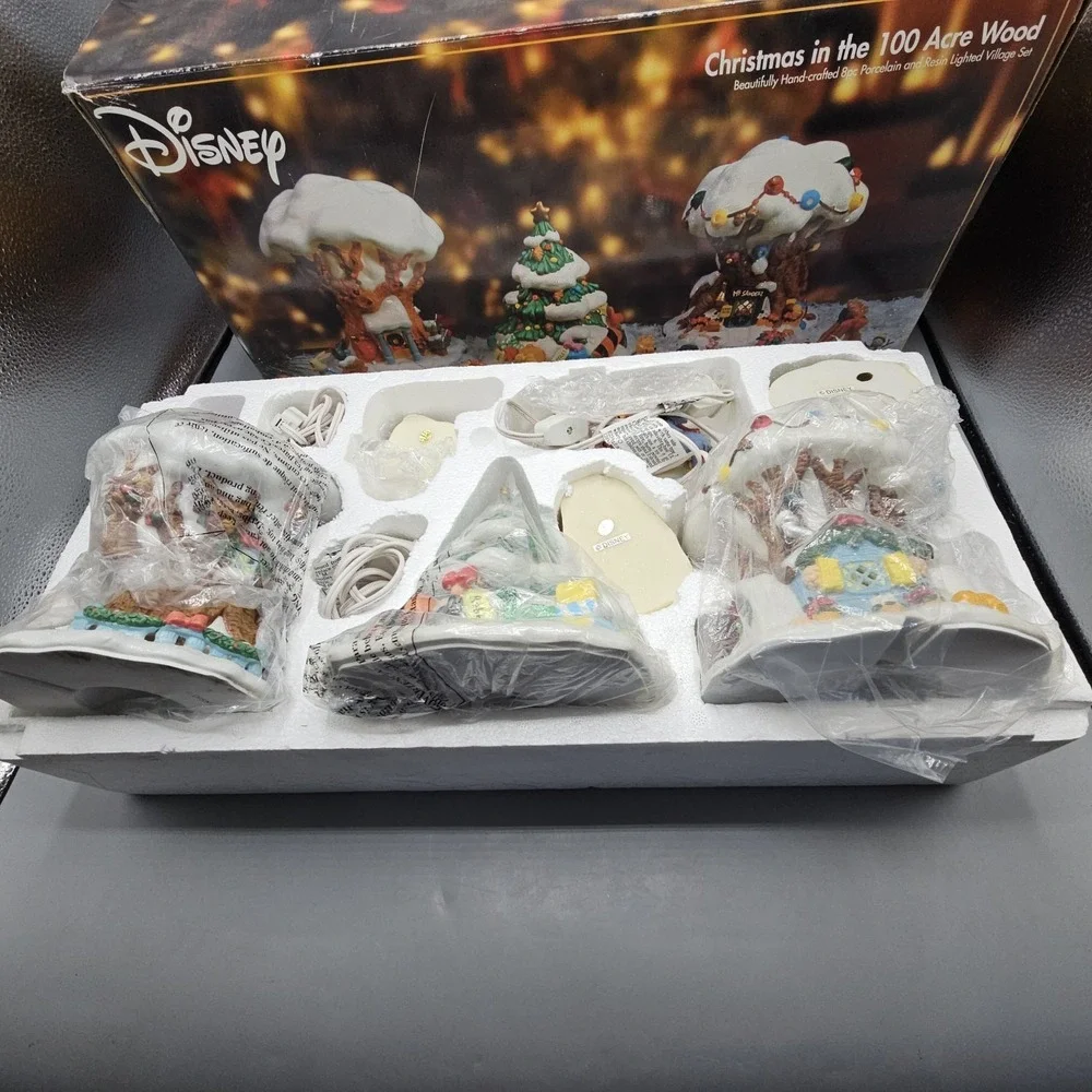 Disney Winnie The Pooh‎ Christmas in the 100 Acre Wood Lighted W/Box Tested!